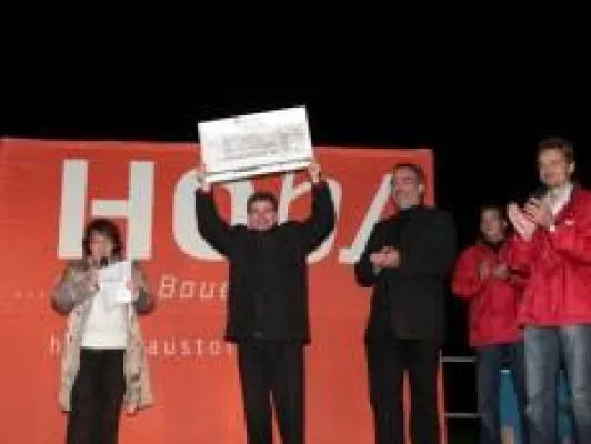 Bild: Erfolgreicher Startschuss für HOBA-Engagement in Strausberg