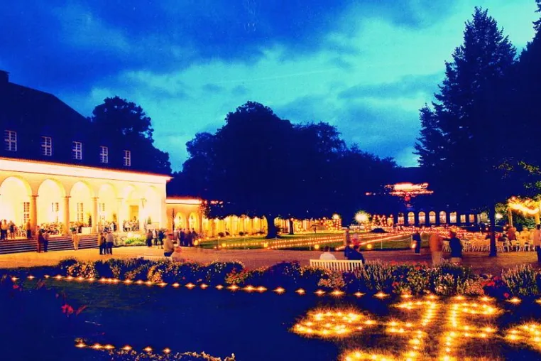 Romantisches Lichterfest im Palmengarten - Bad Pyrmont lädt ein zum „Goldenen Sonntag“ am 7. September Bild: Romantisches Lichterfest im Palmengarten - Bad Pyrmont lädt ein zum „Goldenen Sonntag“ am 7. September