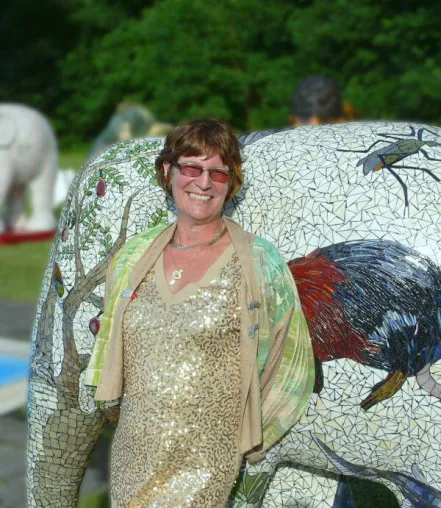 Bild: Elephant Parade® Trier-Luxemburg 2013: Sonderexemplar eines Dickhäuters mit einer Haut aus Glas