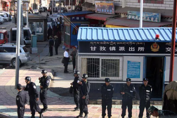 Bild: Tibeter nach Solo-Protestaktion in Kardze geschlagen und festgenommen