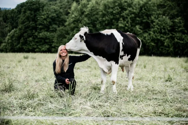 Bild: ANINOVA-Stiftung fördert Lebenshof Schokuhminza aus Herne (NRW) mit 15.000 Euro