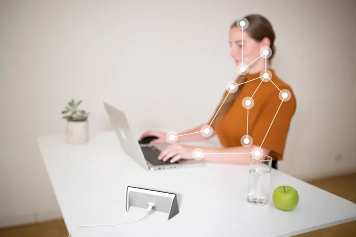 Bild: DMEA 2024 - Fraunhofer IGD: Persönlicher Gesundheitsassistent am Arbeitsplatz