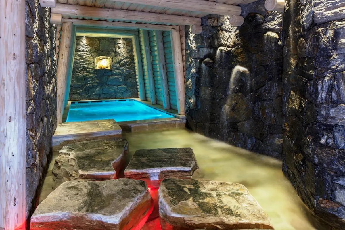Spa Minera im Plunhof in Südtirol - Einzigartiges Wellness über un unter Tage-Konzept