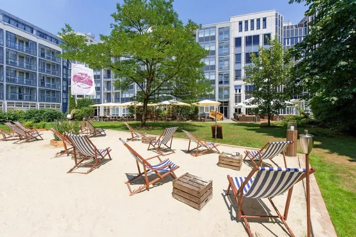 Bild: Grill and Chill am Hotelstrand: 'Do-it-yourself'-Barbecue ab zwei Personen