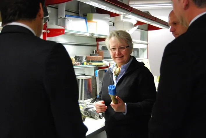 Bild: Bundesforschungsministerin Annette Schavan besucht RAMPF-Gruppe