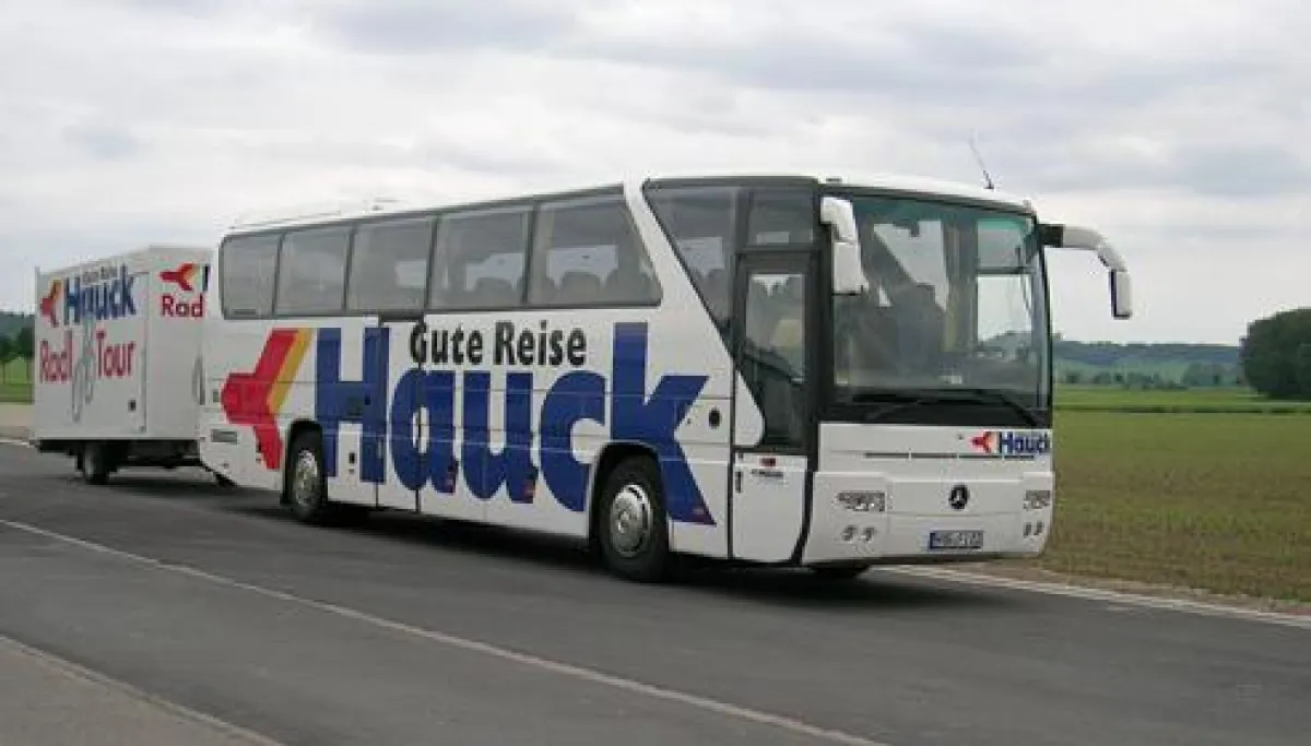 Der gestohlene Mercedes-Benz O 350 der Firma Gute Reise Hauck mit dem Kennzeichen WUG-FI 22