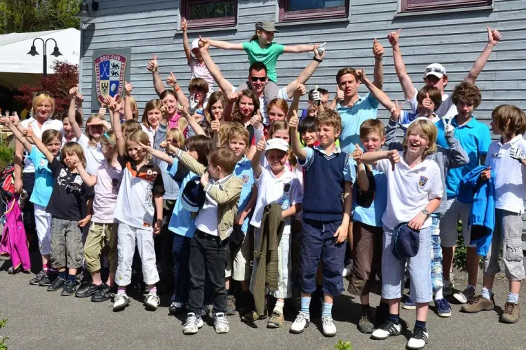 Golf begeistert: 41 Kinder und Jugendliche in Friedrichsruhe zu Gast Bild: Golf begeistert: 41 Kinder und Jugendliche in Friedrichsruhe zu Gast