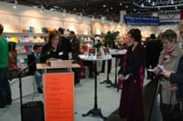 Bild: Verlag für neue Autoren: Frankfurter Verlagsgruppe feiert großen Erfolg auf der Leipziger Buchmesse