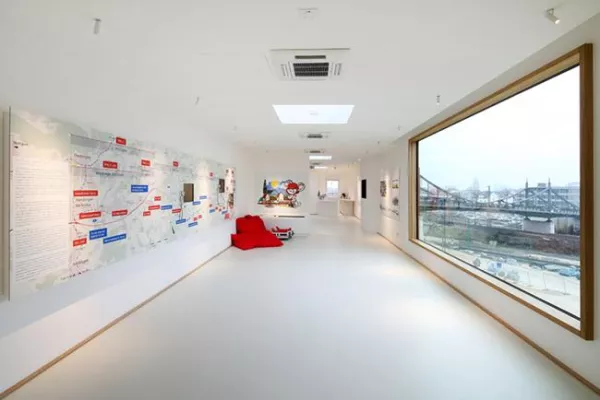 Bild: Bahnprojekt Stuttgart-Ulm: Heinkel Modulbau liefert erstes Informationszentrum an der Strecke Wendlingen-Ulm