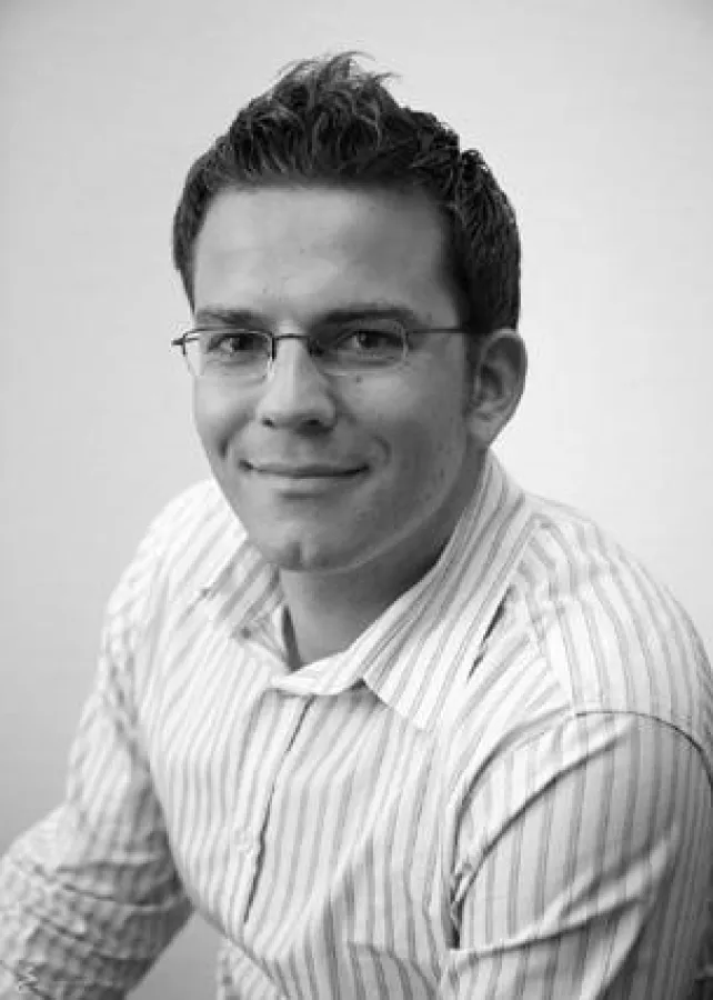 Nils Müller (29) Sales Manager sg media + marketing GmbH & Co. KG