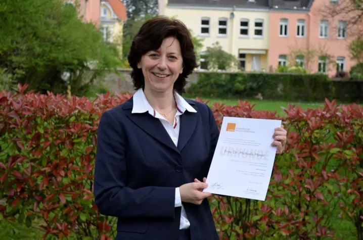 Bild: Dr. Michaela Moser zur Professorin an der EUFH berufen