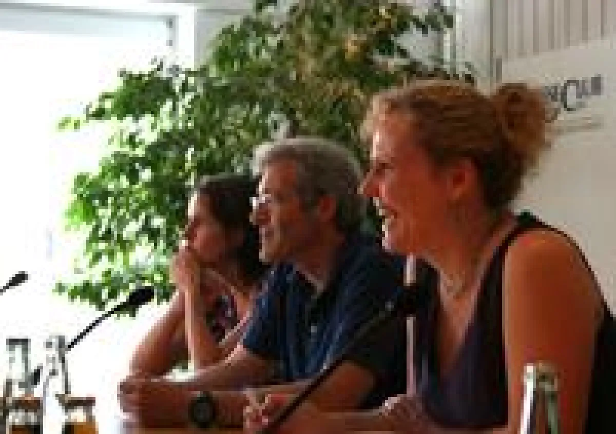 Uta Prehl, Physiotherapeutin, François De Keersmaeker, Geschäftsführer Handicap International Deutschland, Eva Fischer, Pressereferentin Handicap International Deutschland (v.h.n.v.)