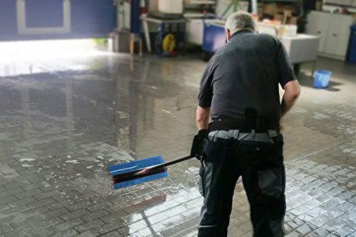 Bild: Patentierter Wasserschieber im Einsatz gegen Unwetterfolgen