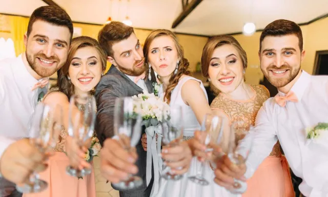 Bild: Pappaufsteller und Masken mit Foto für Hochzeiten sind sehr beliebt