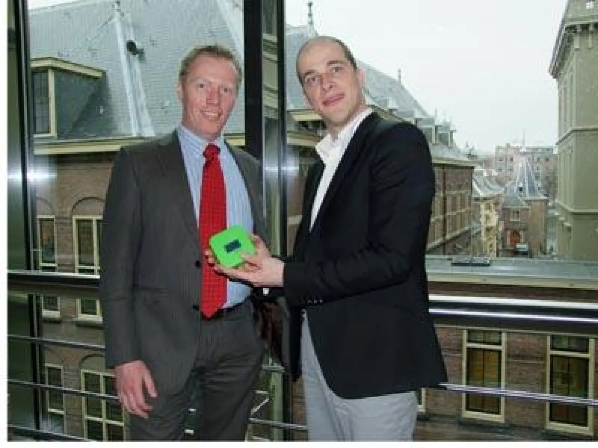 Diederik Samsom nutzt den Energie-Monitor zieNu