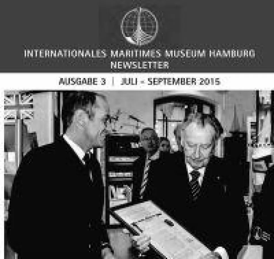 Professor Peter Tamm sen. nimmt offiziell die New Waterloo Dispatch Depesche von Jochen Werne (GOST) im IMMH Hamburg entgegen