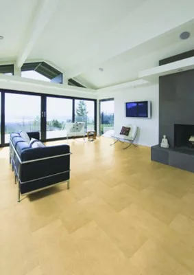 Bild: Kompromisslos Exklusiv - Lederböden vervollständigen den hochwertigen Einrichtungsstil