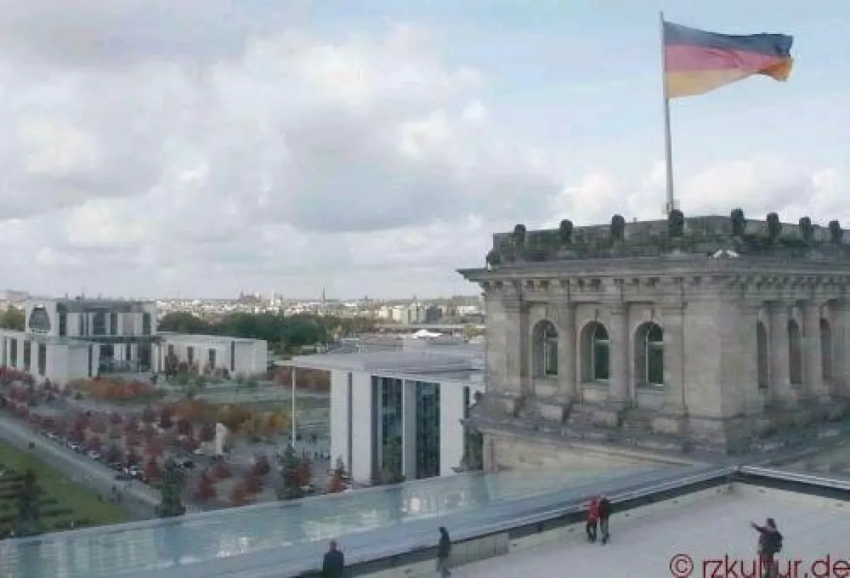 Berlin - Blick aufs Kanzleramt