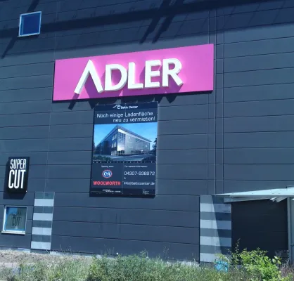 Bild: Montage von Werbeanlagen, bundesweit und kompetent!