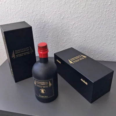 Die Rebbe-Flasche Nr. 770: Wenn eine Zahl zur Provenienz wird Bild: Die Rebbe-Flasche Nr. 770: Wenn eine Zahl zur Provenienz wird