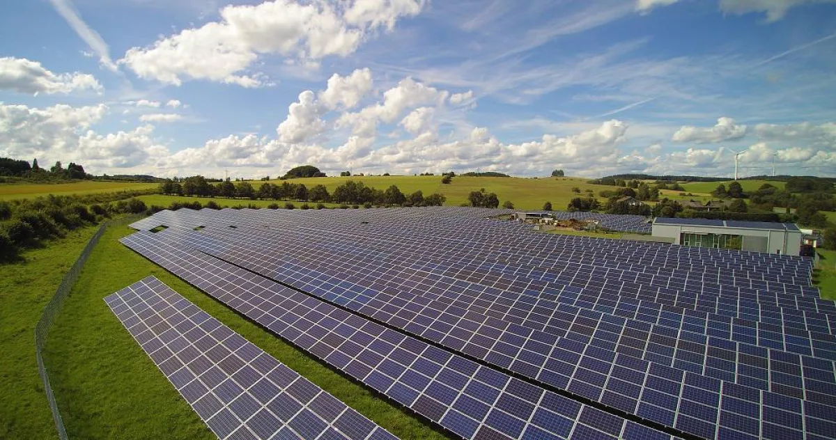 Ein 7x7 Energie-Referenzobjekt: der Solarpark in Eschenburg-Hirzenhain.