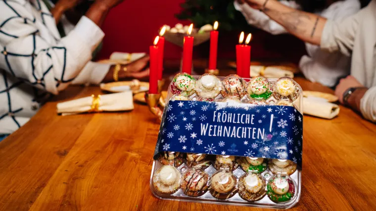 Bild: Leckere Mini Cupcakes zu Weihnachten von YOUR CUPCAKE BY ZENA