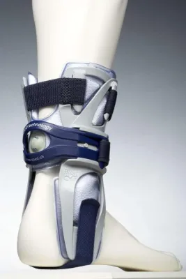 Bild: Die "ausgezeichnete" Art, Verletzungen zu kurieren / VACO®ankle gewinnt den "red dot design award"