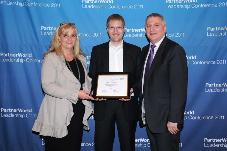 Internationale Auszeichnung: dualutions erhält IBM Center of Technical Excellence Award Bild: Internationale Auszeichnung: dualutions erhält IBM Center of Technical Excellence Award