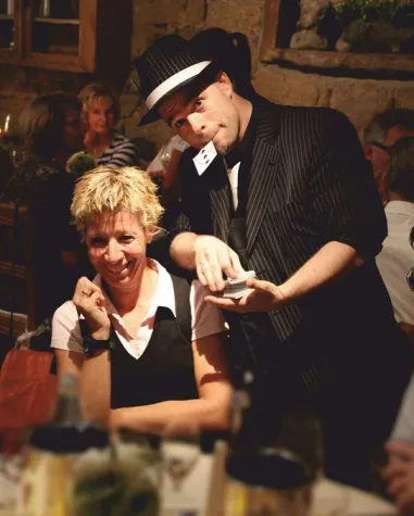 Bild: Jack Black auf Brautschau – Magic Gambling Entertainment bei Hochzeitsmessen