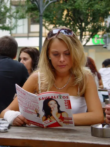 Magazin ersetzt Speisekarte Bild: Magazin ersetzt Speisekarte