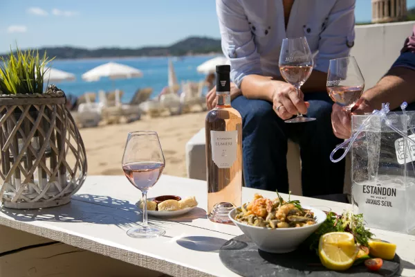 Sonnige Zeiten für Weiß- und Roséweine aus Frankreich Bild: Sonnige Zeiten für Weiß- und Roséweine aus Frankreich