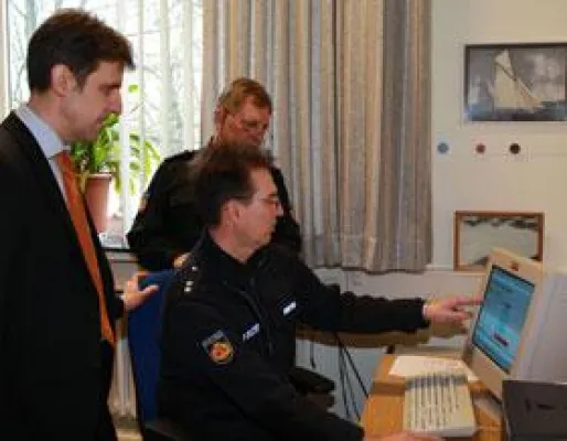 Bild: Polizeibeamte engagieren sich für Klimaschutz - Projekt „ENER:POL“ senkt Energieverbrauch in sechs Revieren