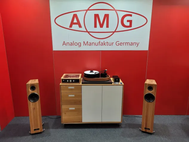 Bild: High End München 2023: Premiere der ersten nachhaltigen Hifianlagen aus Massivholz 
