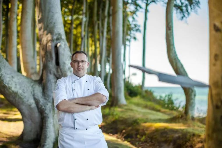 Grand Hotel Heiligendamm: Chef Ronny Siewert auch im 15. Jahr wieder mit einem Stern ausgezeichnet Bild: Grand Hotel Heiligendamm: Chef Ronny Siewert auch im 15. Jahr wieder mit einem Stern ausgezeichnet