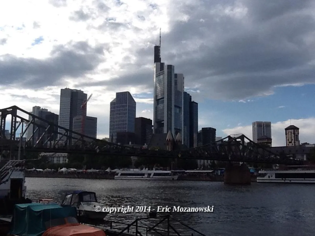 Diskussionsbeitrag Eric Mozanowski: Wachstum am Immobilienmarkt – Hochhäuser sprießen in den Himmel