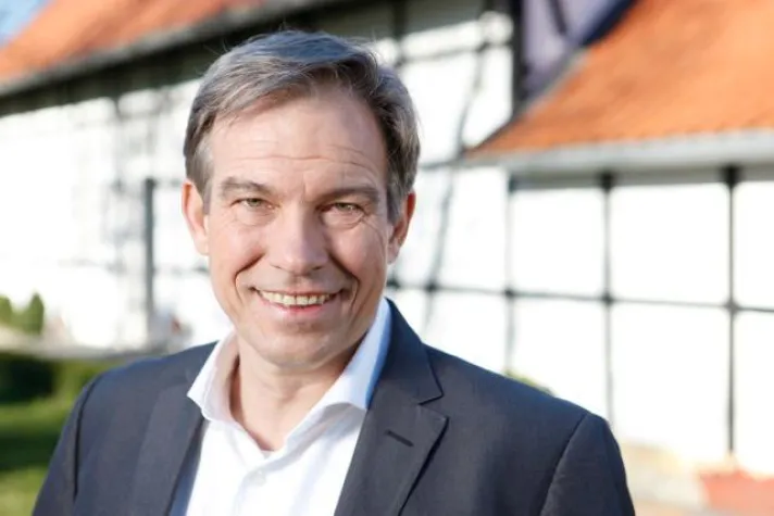 Nicholson Executive Search kooperiert mit Salesnet Bild: Nicholson Executive Search kooperiert mit Salesnet