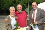 (10.05.2009) Morsbach - Kai Uffelmann verteilt Blumengrüße zum Muttertag Bild: (10.05.2009) Morsbach - Kai Uffelmann verteilt Blumengrüße zum Muttertag