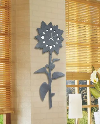 Bild: Szene Kunsthandwerk präsentiert das Produkt des Monats Juli: Sonnenblumenuhr aus Naturschiefer