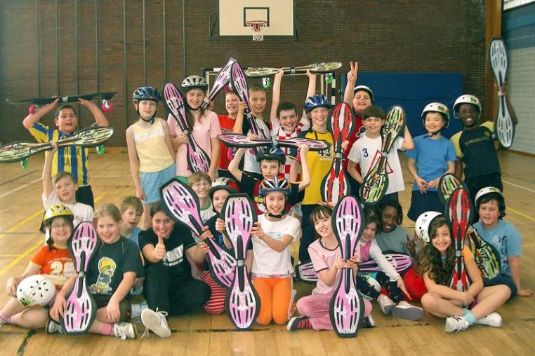 Bild: Erfolgreiches Schulprojekt - Über 125 Schulen in Berlin nutzten schon das Streetsurfing Waveboard im Schulsport