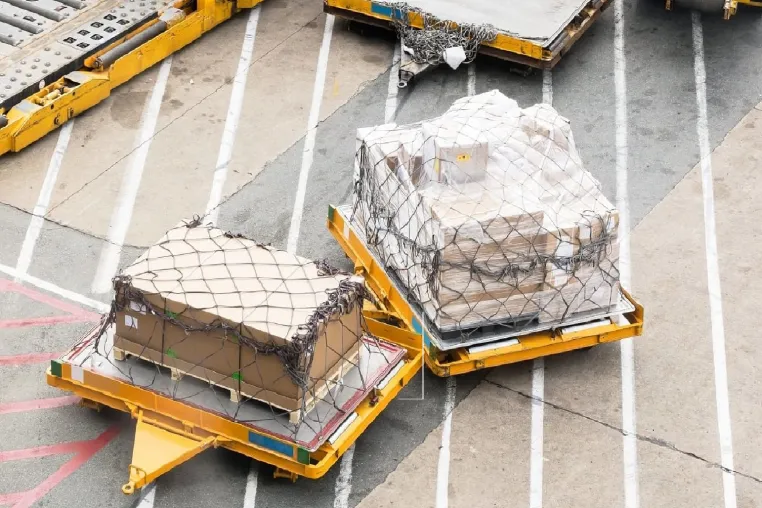 Luftfracht Transporte von Gefahrgut nach China: Besonderheiten und Herausforderungen bei der Zollabwicklung Bild: Luftfracht Transporte von Gefahrgut nach China: Besonderheiten und Herausforderungen bei der Zollabwicklung