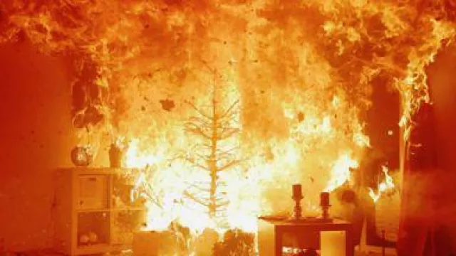 Bild: Feuerrisiken/ Weihnachtszeit: Richtiger Umgang mit Kerzen