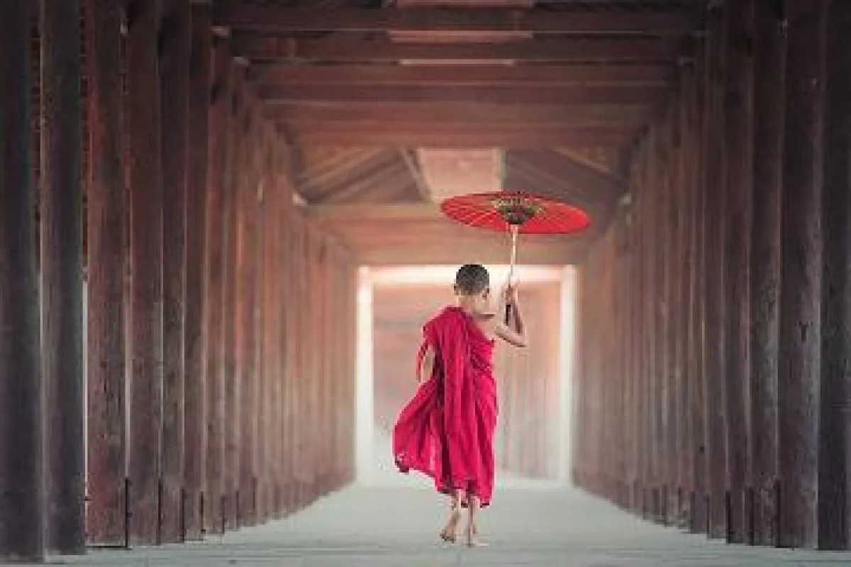 Myanmar Bagan Mönch