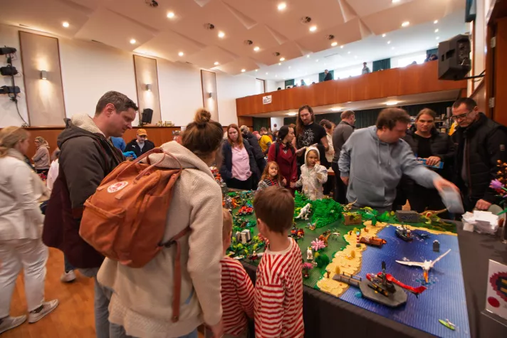 Bild: Klemmbausteintour 2025 begeistert Ernstbrunn