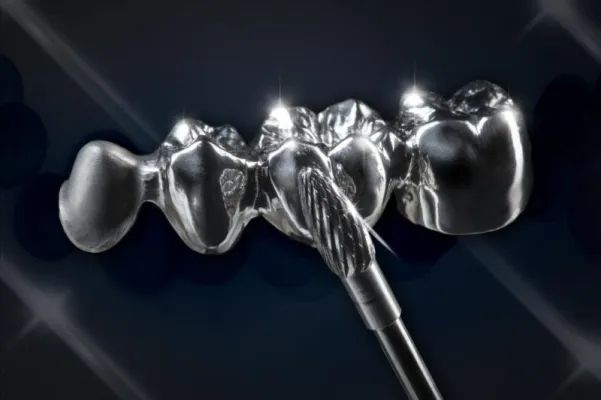 Bild: Generation M von bredent GmbH – multifunktionsfähige Fräser für das Zahntechniklabor