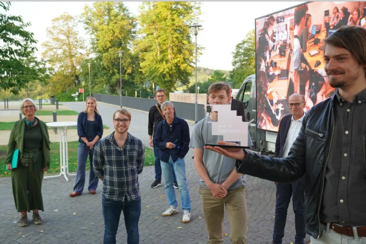 Digitalpreis und Start des neuen Interreg-Projektes vor der LED Wall