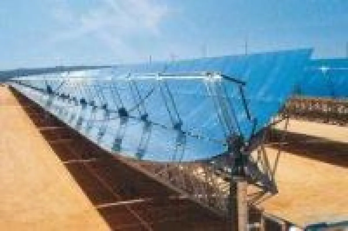 Parabolrinnen in der Wüste