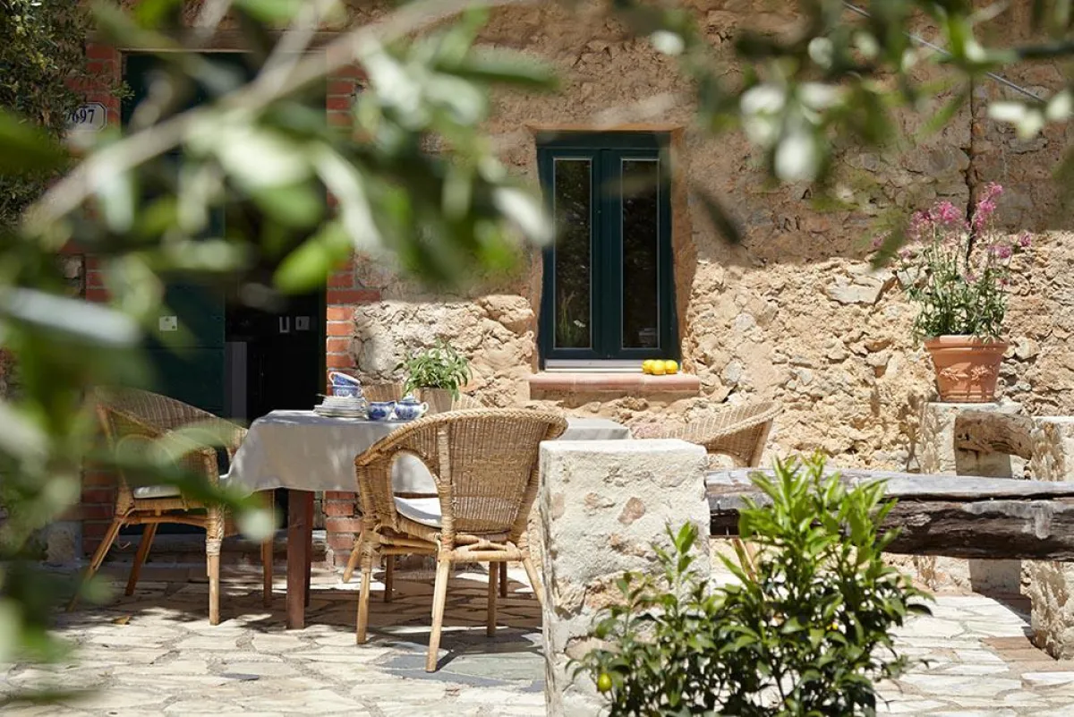 Frühstück in der Morgensonne? In der Toskana ist das auch im März möglich.