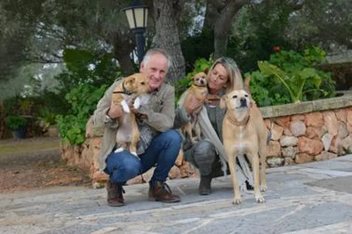 Bild: Die Finca der Pharos: Asyl für Federvieh und Fellbündel