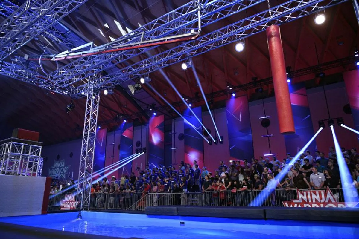 100 ELATION Smarty Hybrid im Einsatz bei der RTL-Show „Ninja Warrior“ (Foto: © TVNOW / Markus Hertri