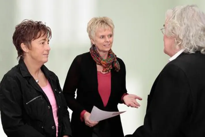 Bild: Für Frauen: Professionelle Unterstützung bei Preisverhandlung und Reklamation